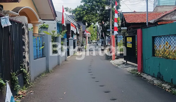 KOS KOSAN PLUS STRATEGIC HOUSE MARGONDA DEPOK UI 2