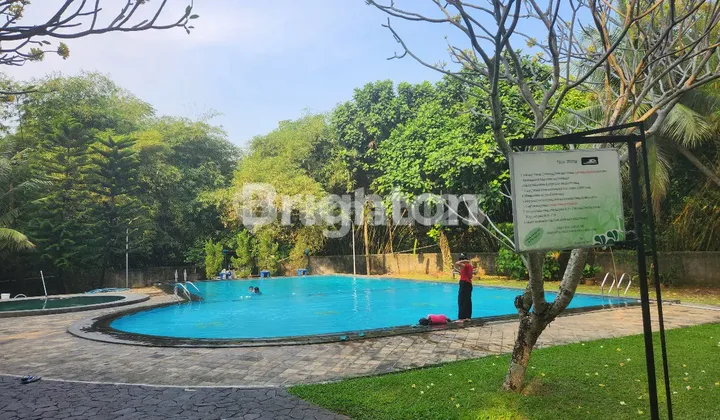 Minimalist House in a Complex 2