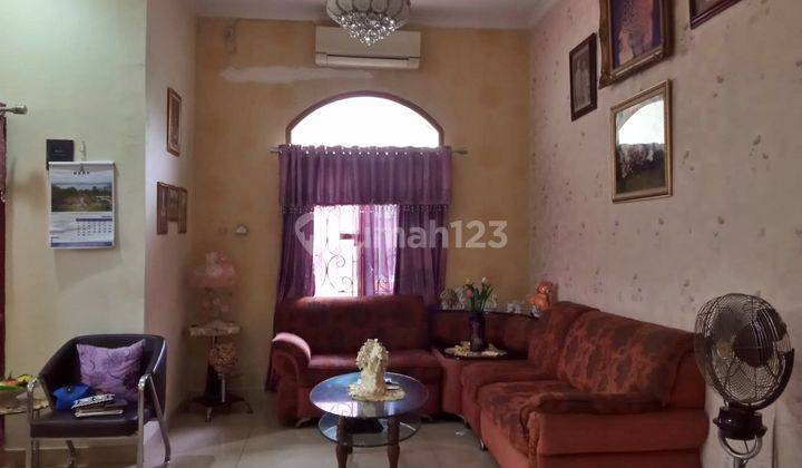 Rumah 2 Lantai Luas dan Nyaman di Taman Buaran Indah 3 2