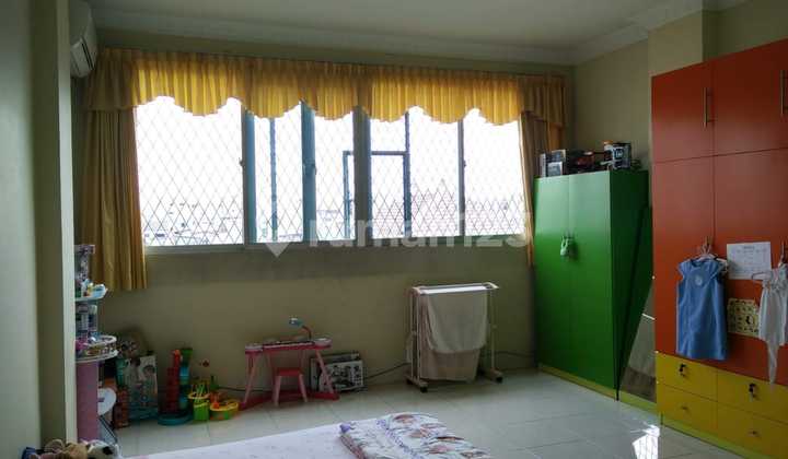 Large and Nice House in Tamansari, West Jakarta. SHM 4 Floors Near MRT Station, Busway 2