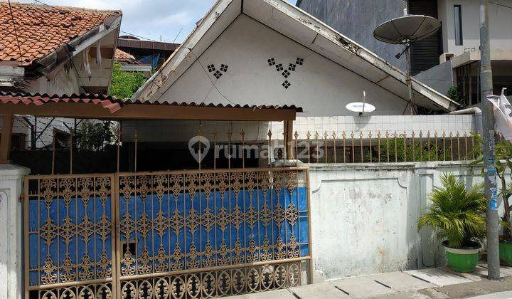 Rumah Tua SHM Belakang 3 Lantai Kartini JakPus 1