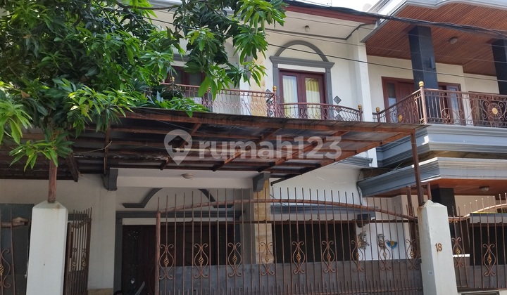 2 Houses 1 Certificate 2 Floors Good Ready to Occupy East Pademangan 2 Houses 1 Certificate 2 Floors Good Ready to Occupy East Pademangan