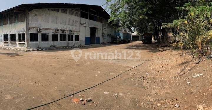 Ex Factory and Warehouse in Cikokol SHGB 2035 Suitable for Offices, Supermarkets, Schools, etc.