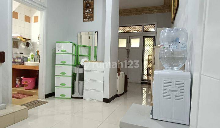 Rumah SHM 2 Lantai Furnished Bagus di Kelapa Gading Jual Atau Sewa 2