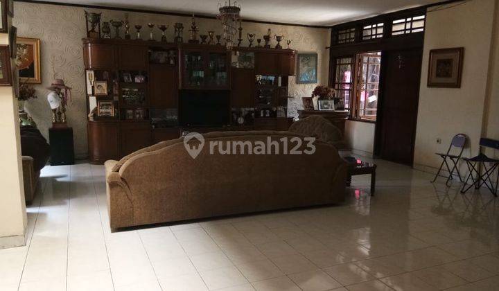 Rumah Besar Dan Luas SHM 2 Lantai Cempaka Putih 2