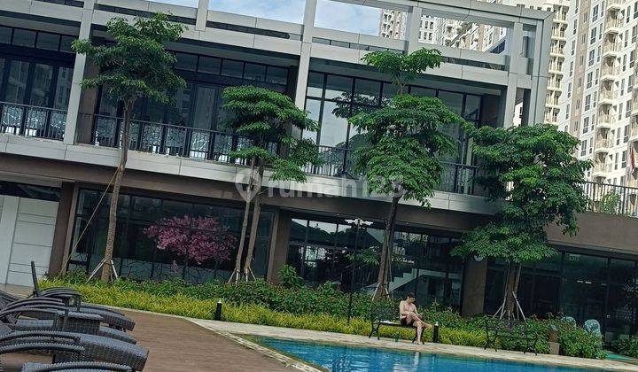 Disewakan Apartemen Lantai Tengah view Taman kota 2