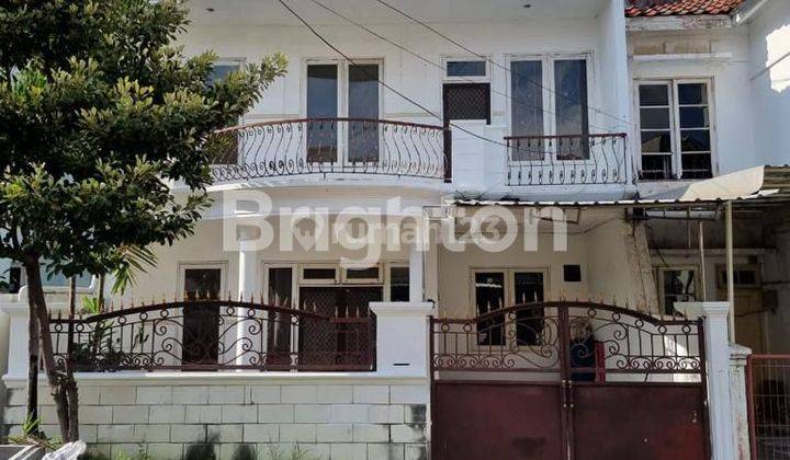 RUMAH 2,5 LANTAI FURNISH DHARMAHUSADA MAS DEKAT ITS 1