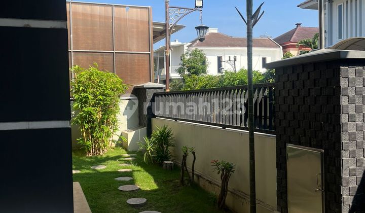 Darmo Bavarian 2-Story Well-Maintained House Ready to Occupy in West Surabaya 2