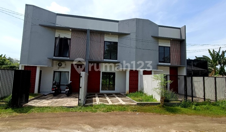 Rumah Baru 2 Lantai Dekat Stasiun dan Jalan Tol Cisauk