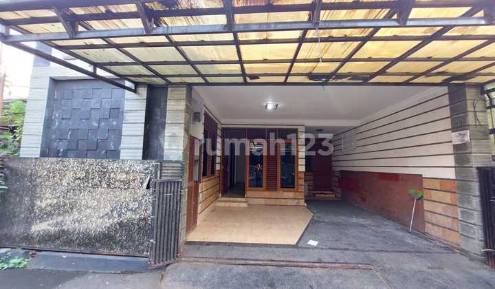 For Sale, Kompas 3 Complex House, Ciputat. Behind Ciputat Market. For Sale, Kompas 3 Complex House, Ciputat. Behind Ciputat Market.