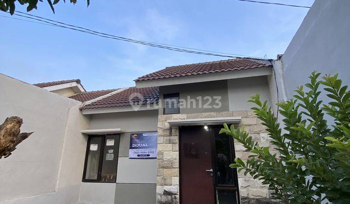 2 KT 1 Kamar Mandi - Rumah  Perumahan Jade Sidorejo Indah, Sidoarjo 61262, Indonesia  Bismillah   CEPAT BUTUH UANG RUMAH MODERN KRIAN . 2 KAMAR TIDUR 1 KAMAR MANDI 1 CARPORT 1 RUANG TAMU FREE TA 2