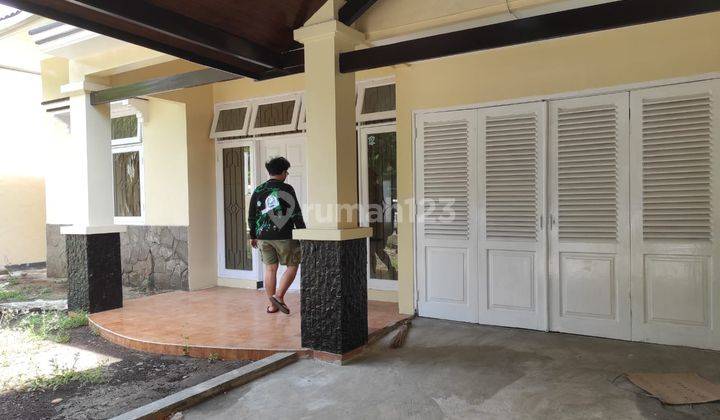 Rumah Luas Tenang Row Jalan Lebar Harga Spesial Rungkut, Surabaya 2