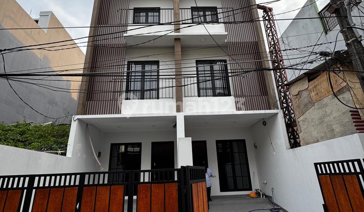 Rumah Baru Scandinavian 3 LT Taman Ratu Komplek Duri Kepa Jakarta