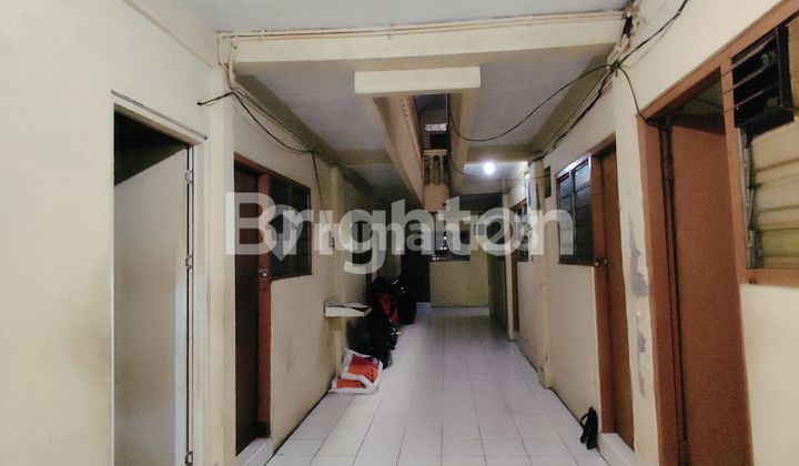Old Building 3 Floors 30 Rooms Boarding House Jelambar Suitable for Investment or Rebuilding 2