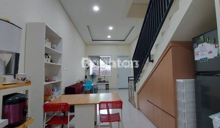 City View Rumah Grogol 2.5 Lantai Usia rumah masih muda Viewnya keceh 2