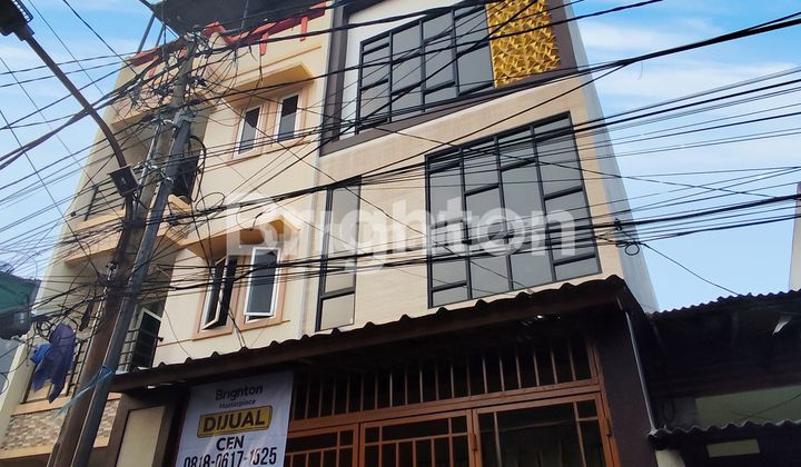 Rumah 3½ Lantai Jalan 2 Mobil bisa request buat kamar kost huni usaha