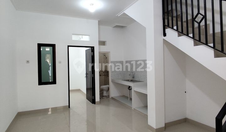 New House Near Tanjung Duren Market 3 Floors Central Park West Jakarta 2