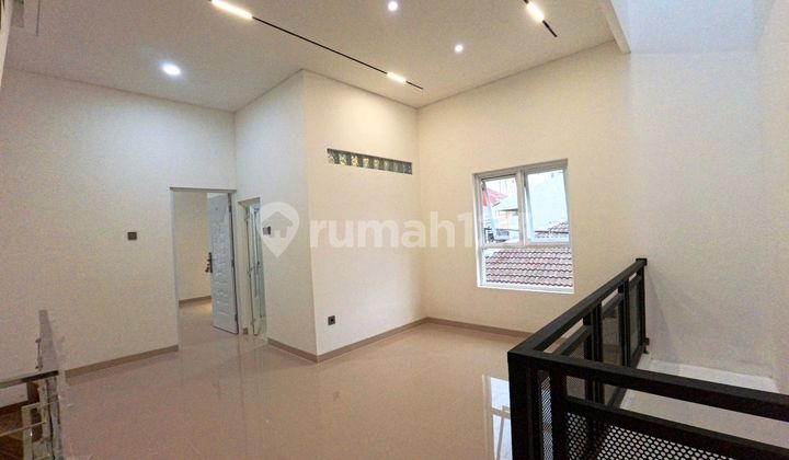 Rumah Baru 3 Lt Tanjung Duren Hoek Row 2 Mbl Jakarta Barat