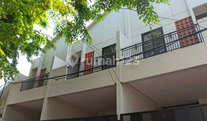 Rumah Baru Cantik 2 Lt Duri Kepa Kamar Utama Luas Row 2 Mb Rumah Baru Cantik 2 Lt Duri Kepa Kamar Utama Luas Row 2 Mb