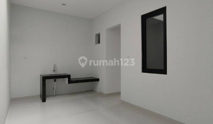 Sewa Rumah di Royal Dharmahusada deket Galaxy Mall  Harga terjangkau  2