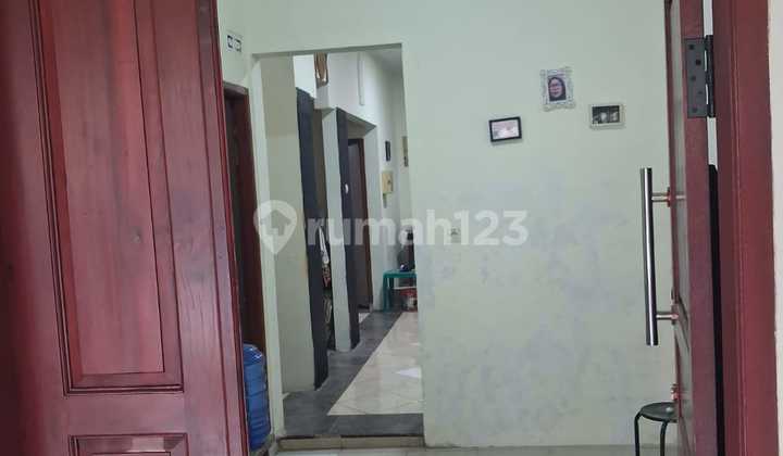 Rumah Nyaman dan Aman Komplek Permata Biru Dekat ke Sumarecon 2