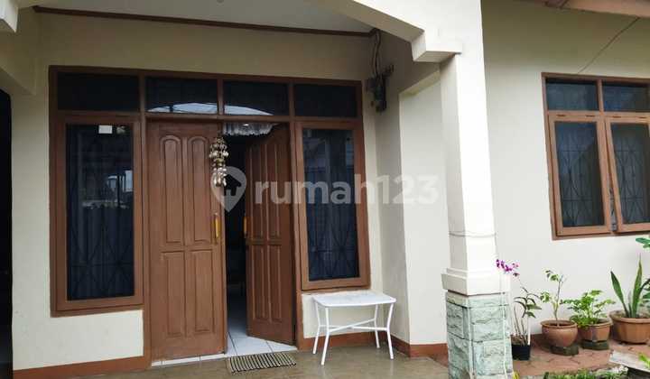 Rumah Terawat dan Nyaman Komplek Taman Cibaduyut Indah Bandung