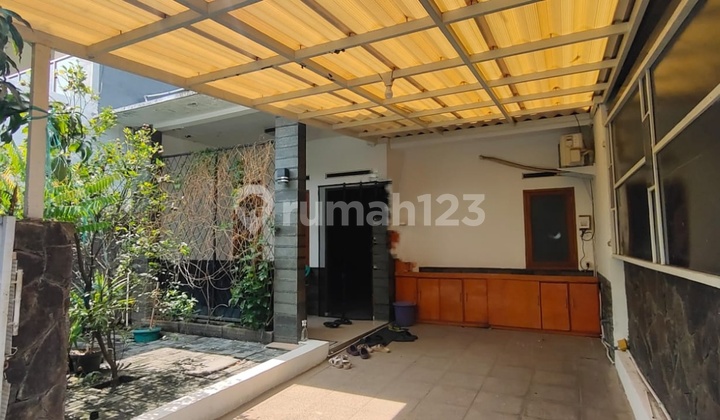 Rumah Semi Furnishd di Bawah Pasaran Parakan Mas Antapani Bandung