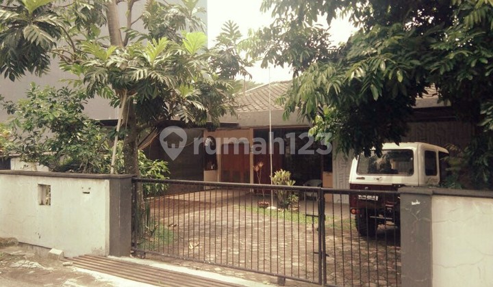 Rumah Lama Lokasi Startegis di Pusat Kota Gegerkalong Bandung Rumah Lama Lokasi Startegis di Pusat Kota Gegerkalong Bandung