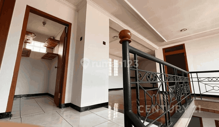 Rumah 2 Lantai Sertifikat Hak Milik di +236 32 4434 Ancol, Bandung 2