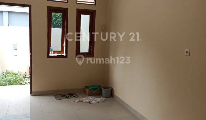 Dijual Rumah Strategis Bagus Di 
Bulevard  Harapan Indah  Be 2