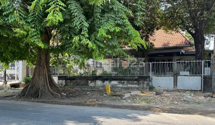 Komersial Area Pusat Kota Surabaya