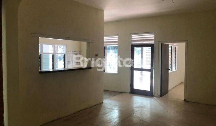 RUMAH  KENDANGSARI SURABAYA SELATAN ROW JALAN LEBAR 3 MOBIL 2