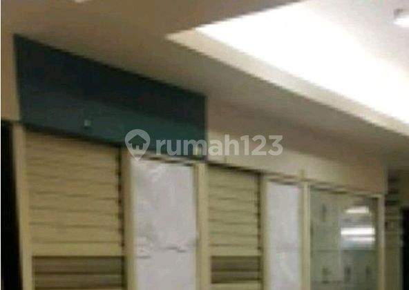 Stand Ptc Dekat Exelco Di Pakuwon Trade Center Surabaya Barat