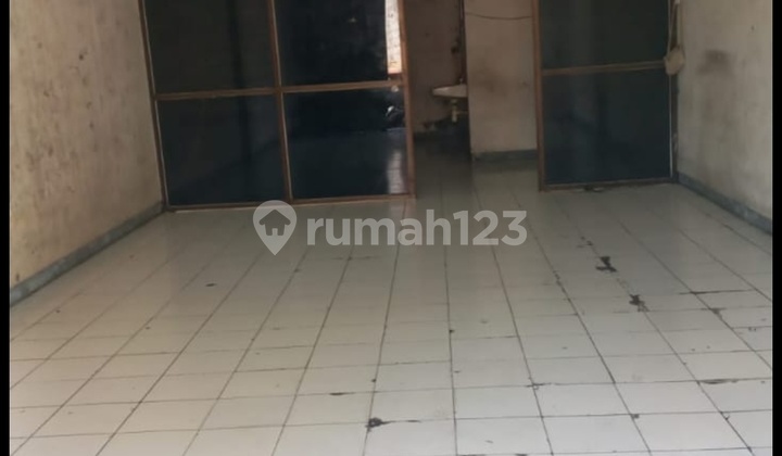 Ready-to-Use 2-Story Shop House Near Surabaya Port