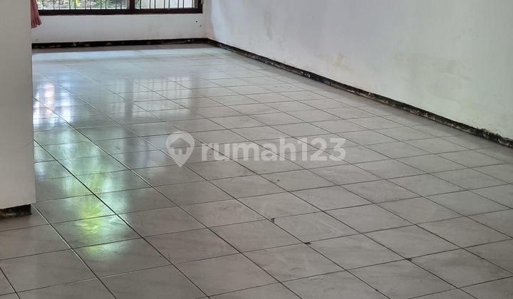 Rumah Luas Jemur Dekat Jalan Raya Surabaya 2