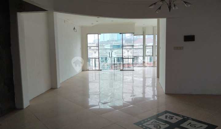 For Sale / Rent 4.5 Story Ruko in Downtown Surabaya