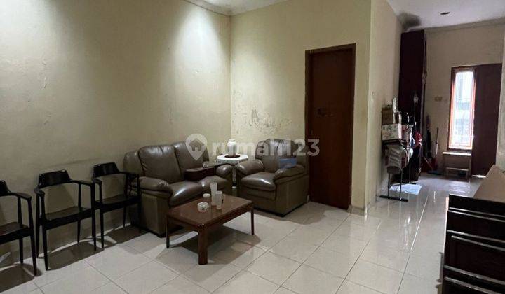 Rumah Luas 6 kamar, Layak Huni di Gading griya Lestari, Kelapa Gading, Jakarta Utara  Rumah Semi Furnished Butuh Renovasi SHM - Sertifikat Hak Milik di Kelapa gading, Kelapa Gading 1