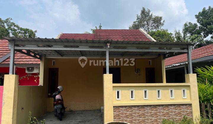 Rumah Second 2 Lantai Dekat Fasilitas Umum di Prambanan 1