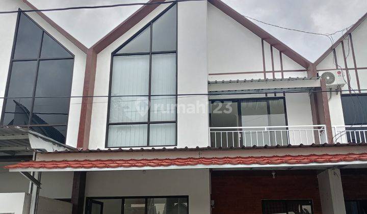 Dijual Rumah 2 Lantai Banting Harga