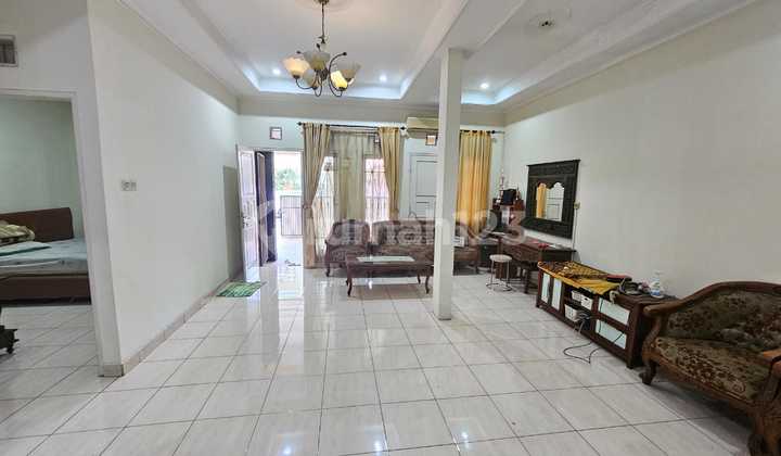 For Immediate Sale: Comfortable House in Strategic Green Boulevard Cluster. For Immediate Sale: Comfortable House in Strategic Green Boulevard Cluster.