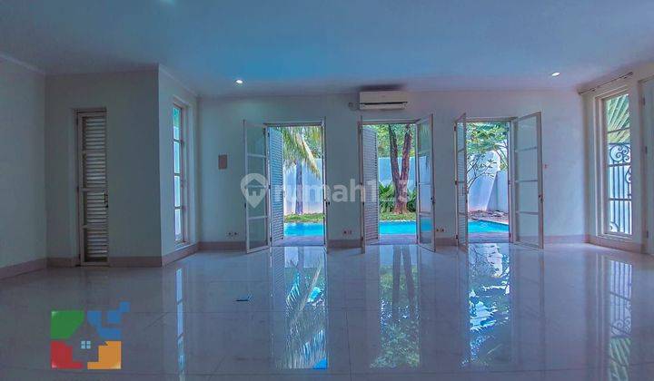 Disewakan Rumah Hook Ada Private Pool di Townhouse Kemang Barat 1