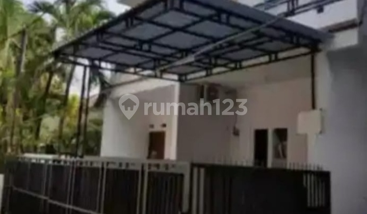 Jual Rumah 2 Lantai , Shm, Lokasi Strategis