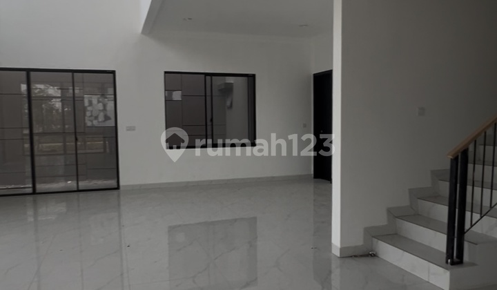 Sewa 10X20 Rumah Villa Pasir Putih Pik2 2
