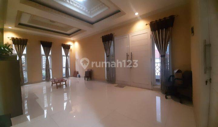 Jual Rumah Modern ada Kolam Renang di Taman Modern Cakung - Jakarta Timur 2