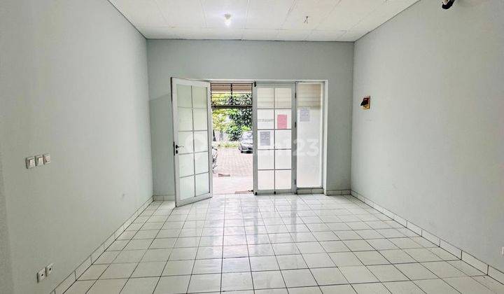 Disewakan Ruko 2 Lantai Siap Pakai di Puri Botanical, Joglo, Jakarta Barat 1