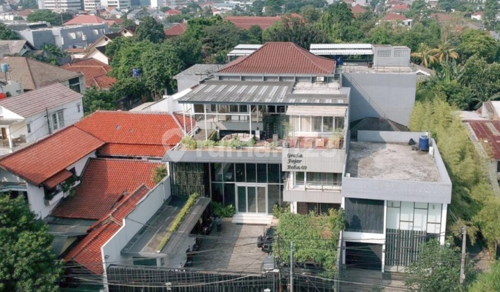 For sale new fully furnished building, strategic location in Kemang, South Jakarta / vv