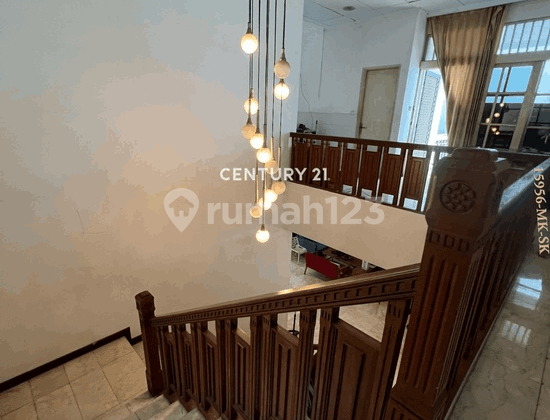 Dijual Cepat Rumah Halaman Luas 2 Lantai Strategis Pondok Indah Dijual Cepat Rumah Halaman Luas 2 Lantai Strategis Pondok Indah