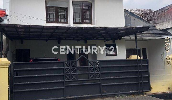 Rumah Dengan Lokasi Strategis Di Kebayoran Lama Jakarta Selatan 1