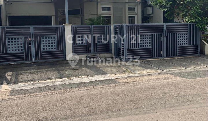 Rumah Cantik Siap Huni Ada Taman Di Belakang Di Sektor 3 Bintaro