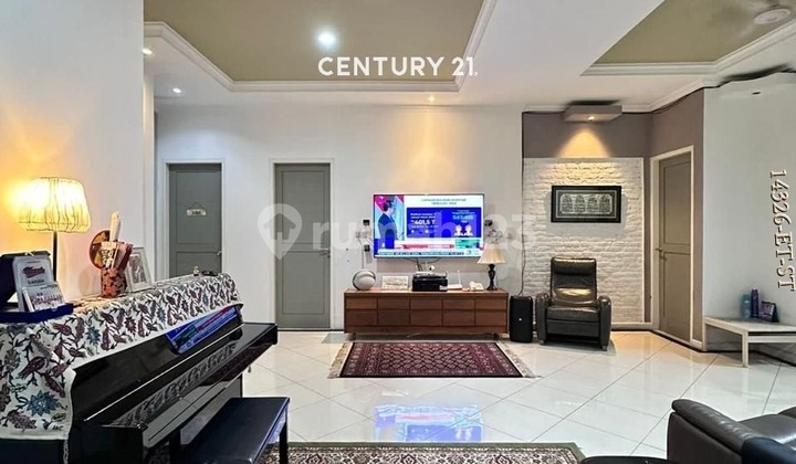 Neat and Well-Maintained House for Sale Below Market Price in South Jakarta 2